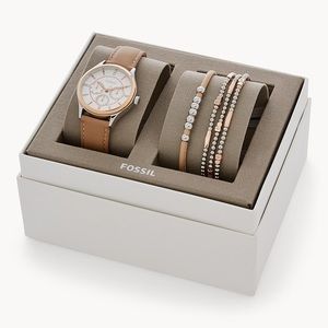 NWT Fossil Watch and Bracelets Set